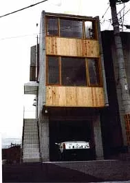 1981年創業当時の社屋